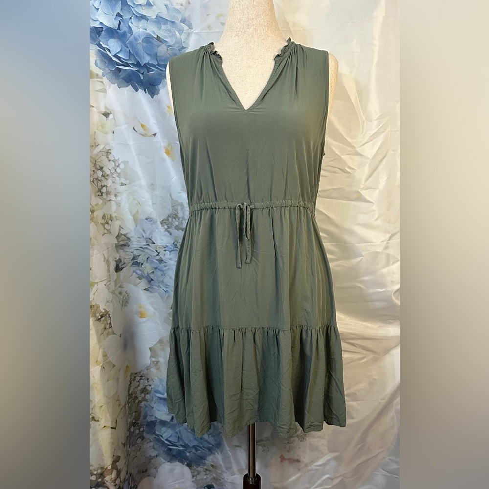 GAP Olive Green Tiered A-Line Midi Dress Casual.